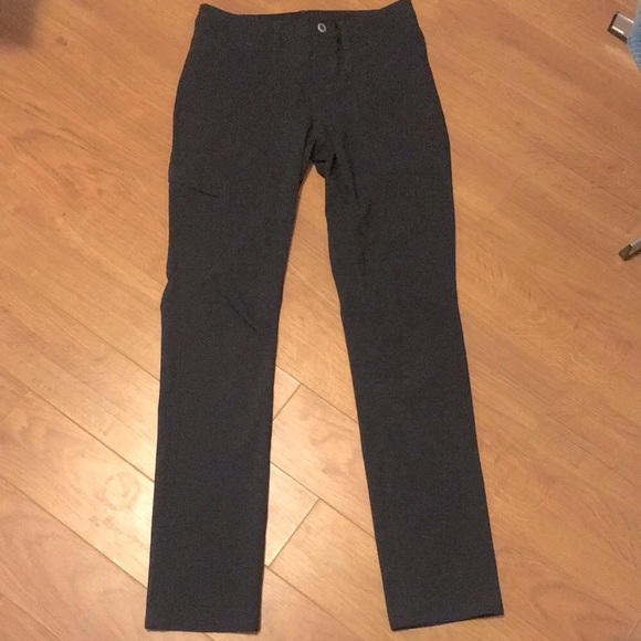 Patagonia Quandary pants 4 GUC - Picture 2 of 5